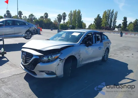 2018 Mazda Mazda3 Touring z USA, uszkodzony, nr VIN 3MZBN1V32JM179740